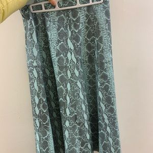 Alice + Olivia Lamb Leather Sosie snake-effect midi skirt size 2